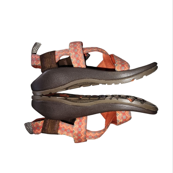 Kids Chaco Adjustable Sandals in Coral and Chocolate Size 12 Unisex - Picture 3 of 6